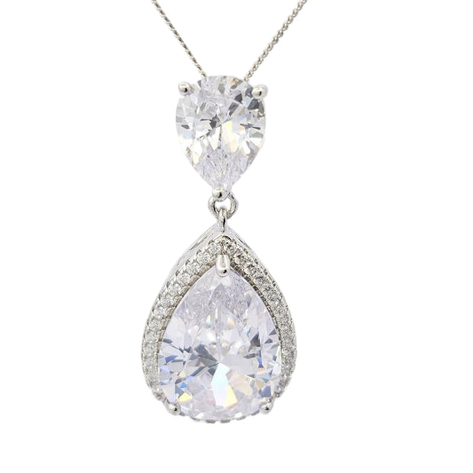 925 sterling silver necklace with pear-shaped zirconia stones in halo setting, polished finish, elegant pendant design for gifting or formal wear  | 925纯银项链，梨形锆石微镶吊坠设计，抛光表面，适合送礼或正式场合佩戴